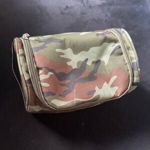 Brand NEW Men's Camouflage Travel Bag